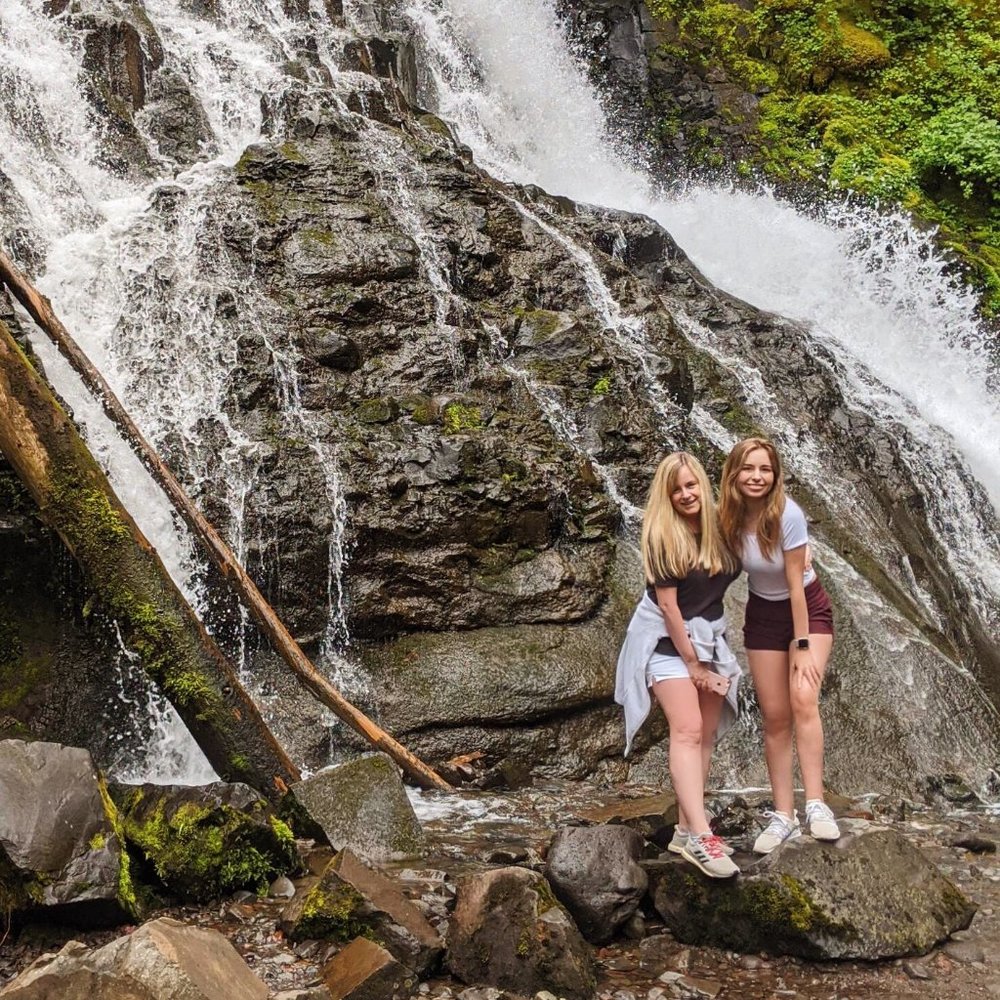 Meet your Posher, Cassie and Renee